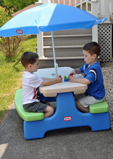 Little Tikes Picnic Table Little Tikes Easy Store Picnic Table with Umbrella