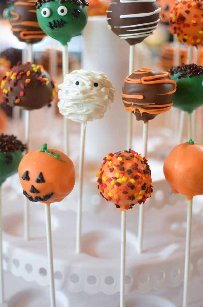 Halloween Pumpkin Cake Pops & Googly, Spooky Mummies Cake Pops | niner bakes